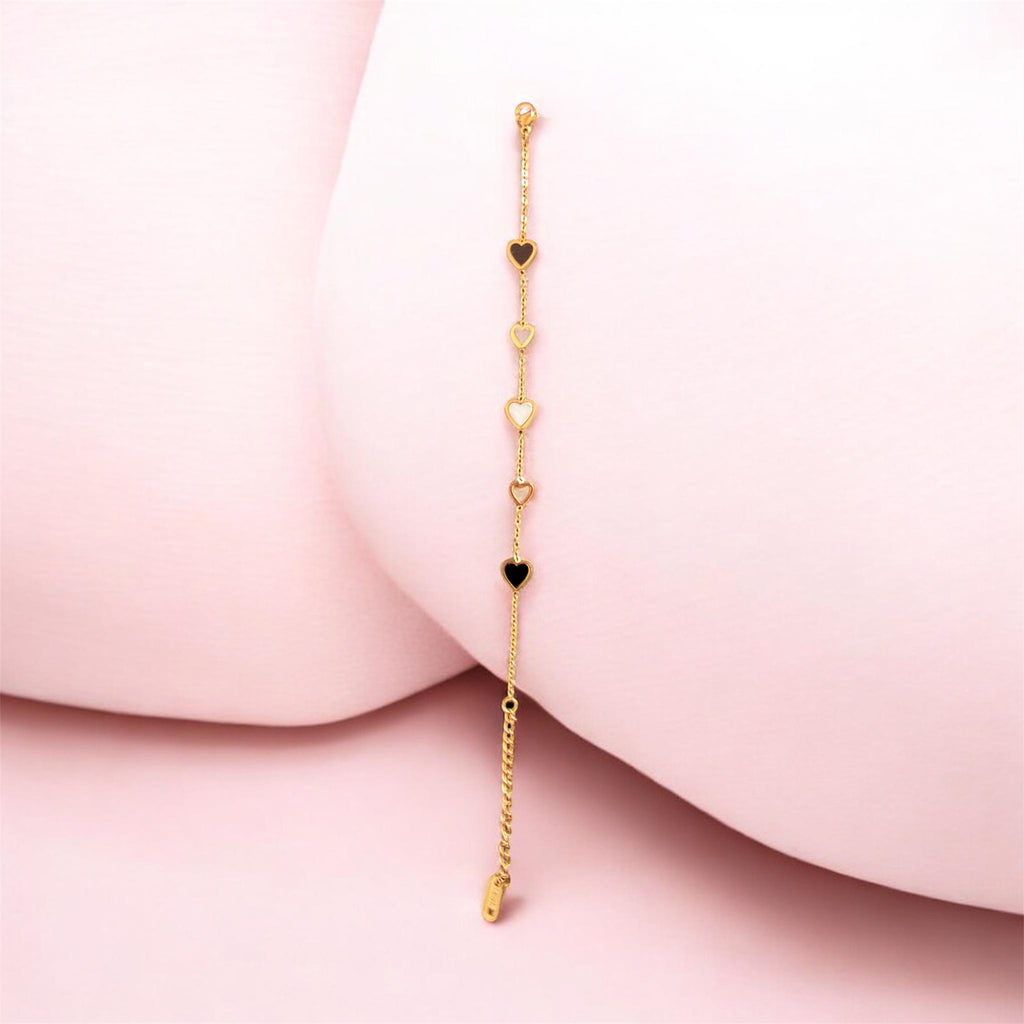 Pulsera con corazones