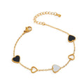 Pulsera con corazones