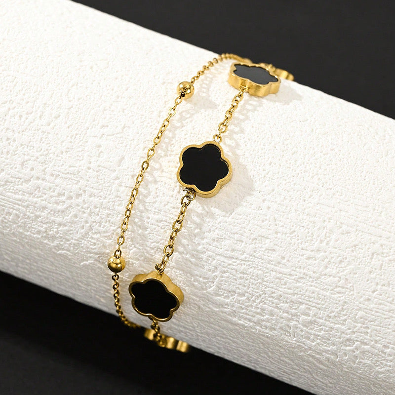 Pulsera de cinco hojas